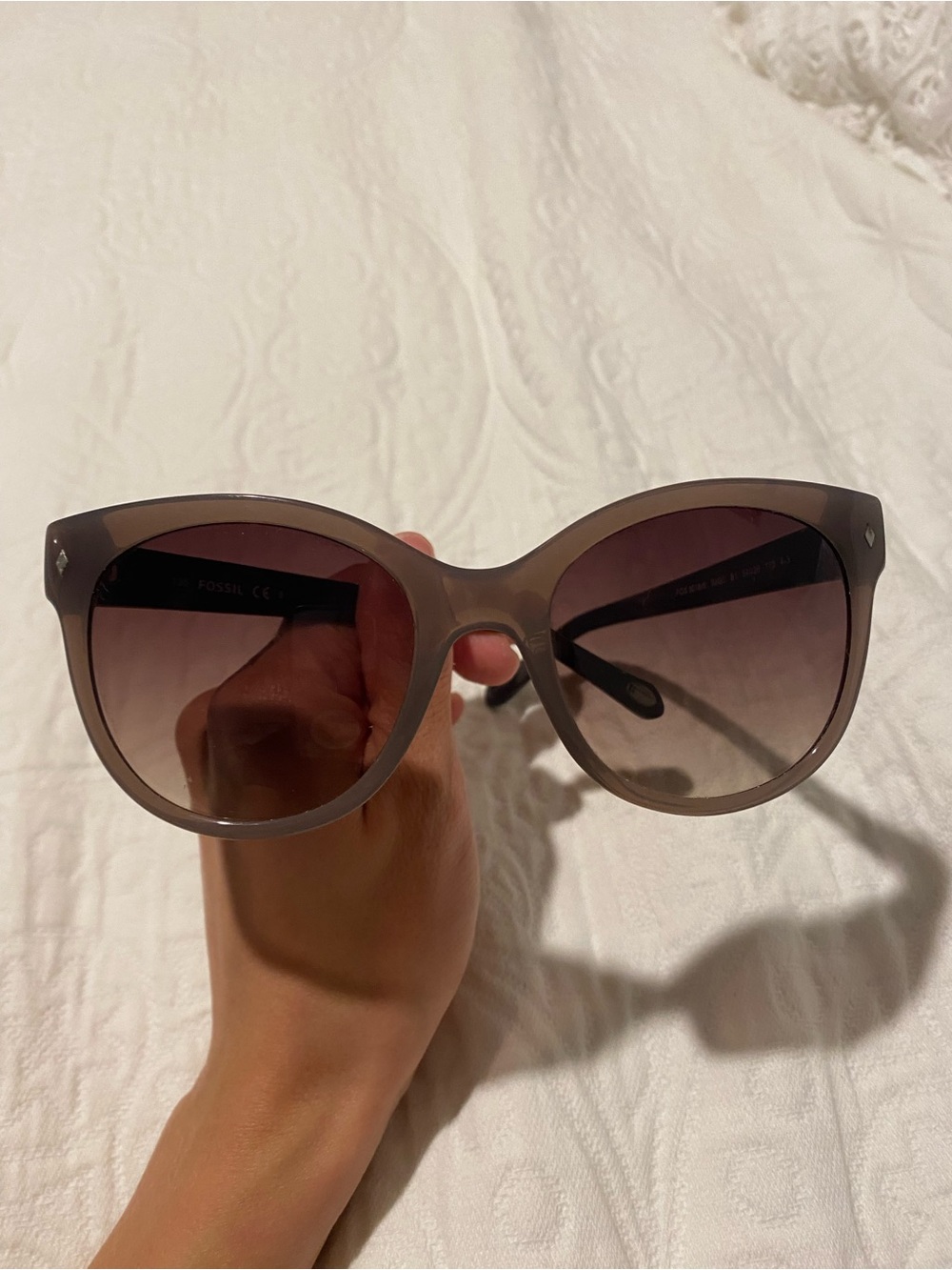 Fossil Women's Taupe Gradient Cat-Eye Sunglasses with Brown Lenses